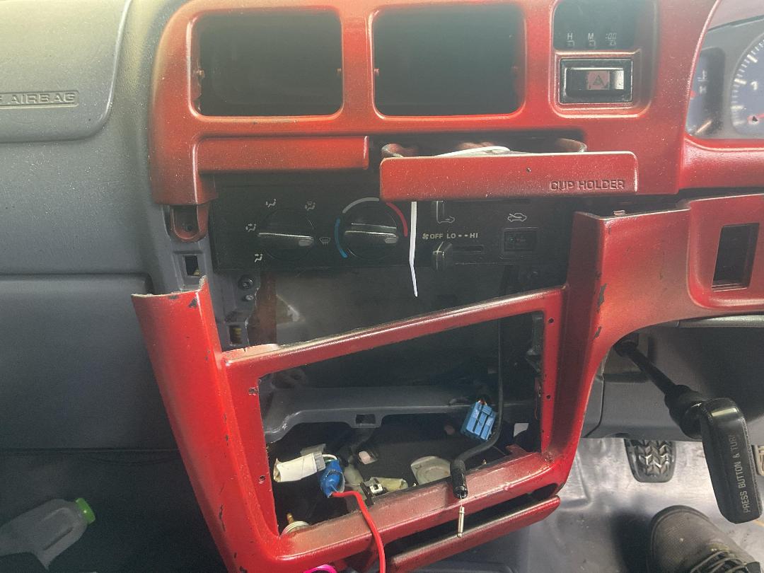 Photo '10' of Toyota Hilux D/C Photo '10' of Toyota Hilux D/C