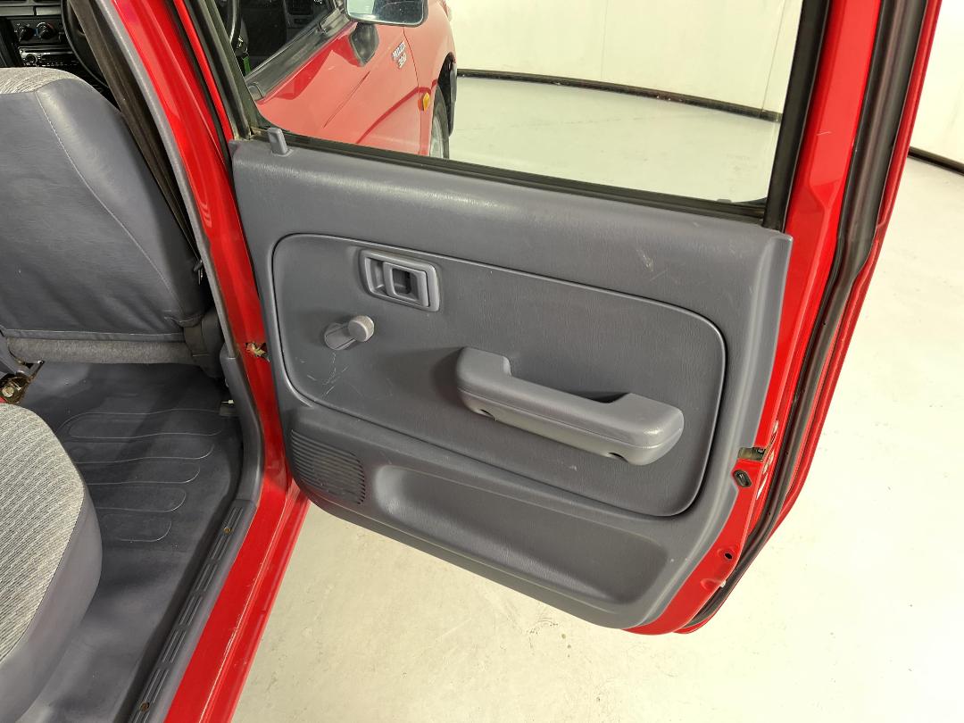 Photo '19' of Toyota Hilux Photo '19' of Toyota Hilux