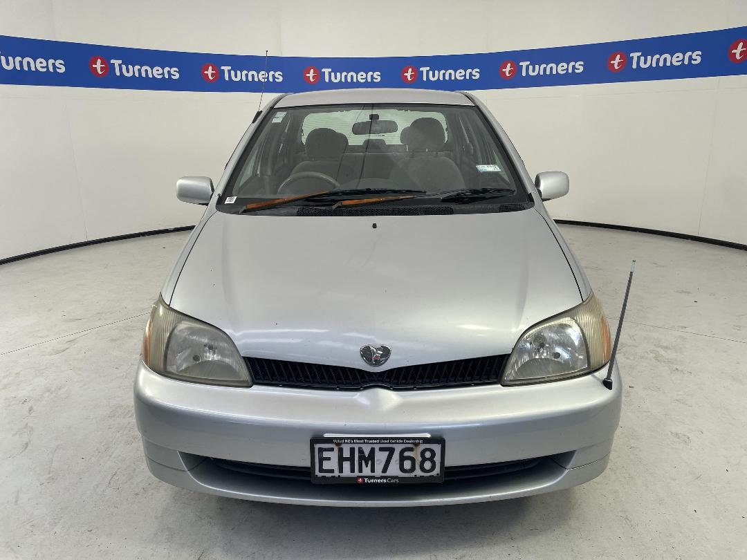 Photo '2' of Toyota Platz Photo '2' of Toyota Platz