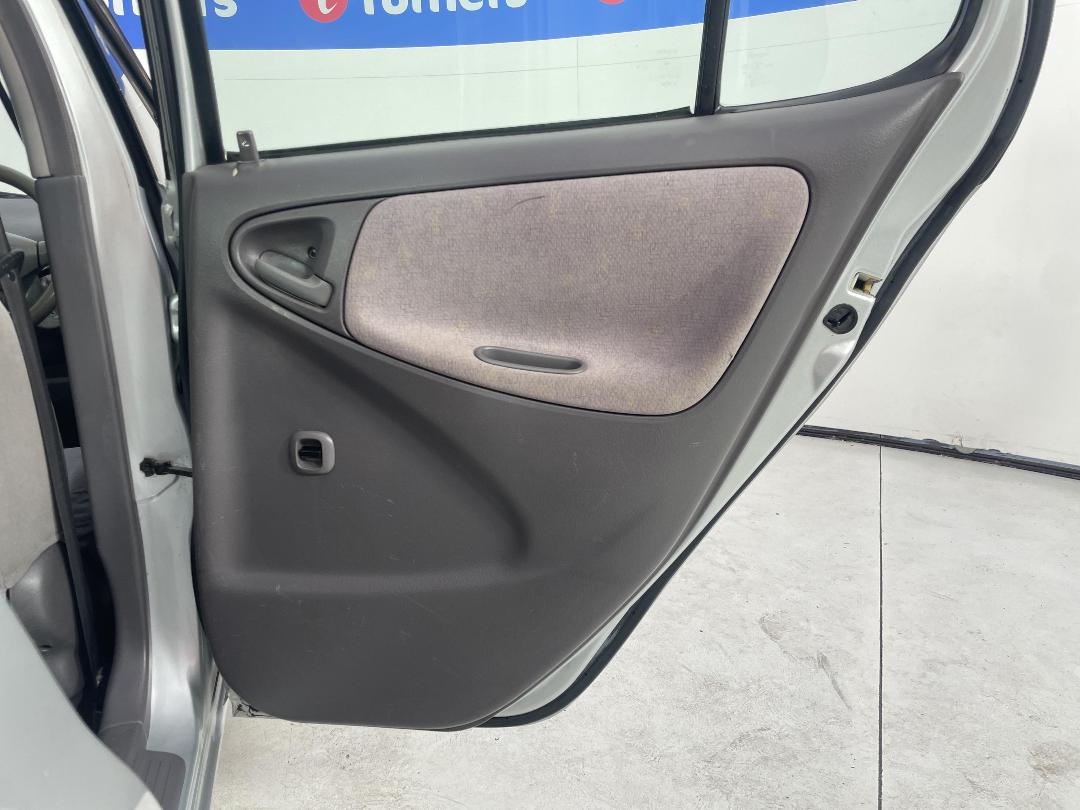 Photo '19' of Toyota Platz Photo '19' of Toyota Platz