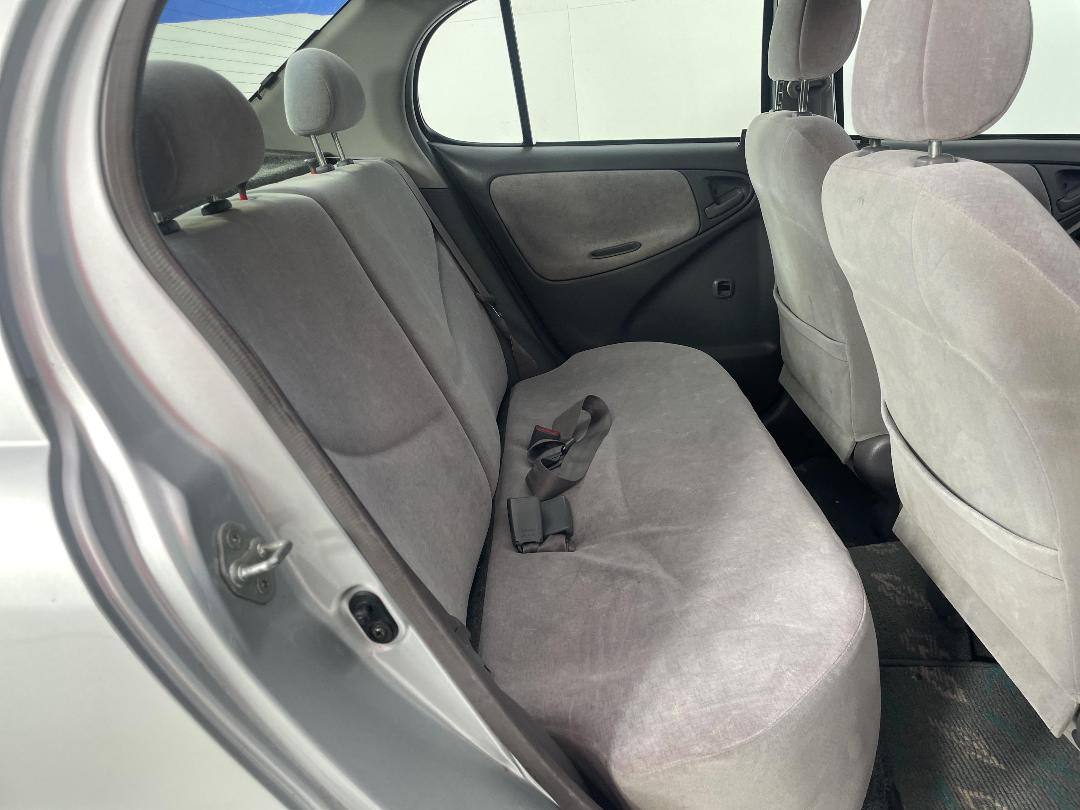 Photo '20' of Toyota Platz Photo '20' of Toyota Platz