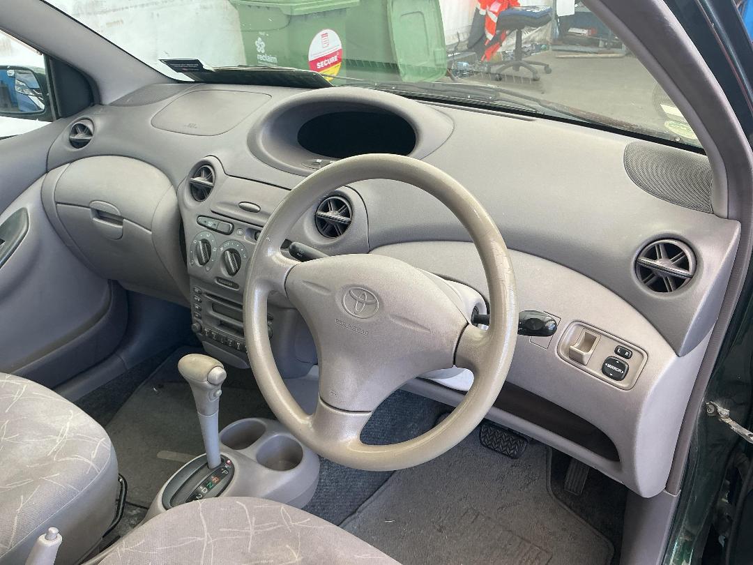 Photo '22' of Toyota Platz Photo '22' of Toyota Platz