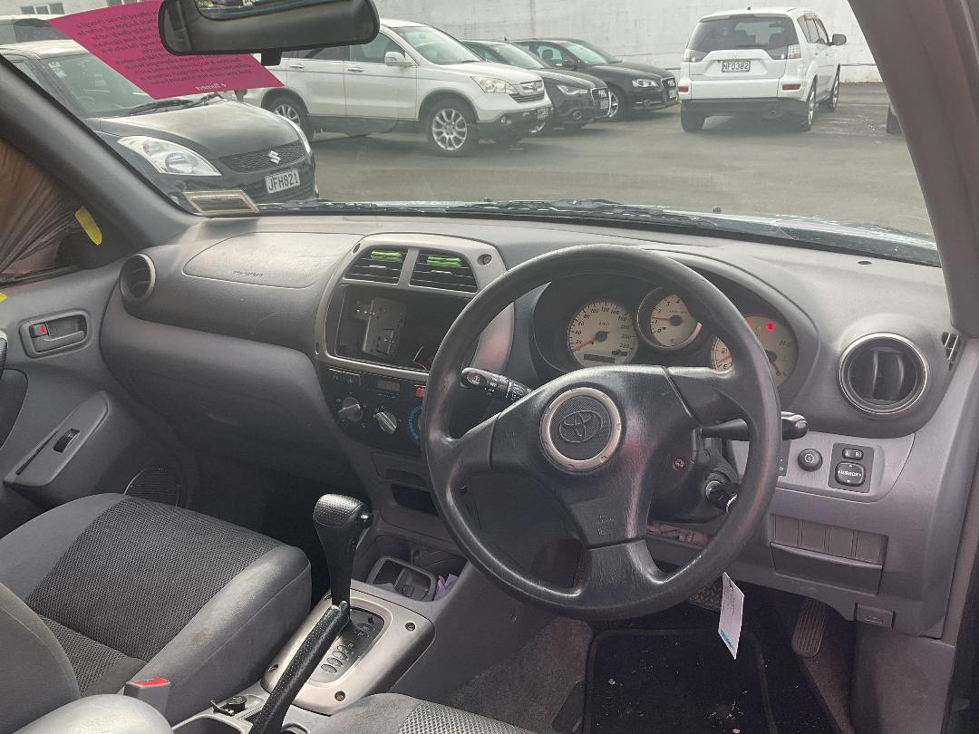 Photo '10' of Toyota Rav4 Photo '10' of Toyota Rav4