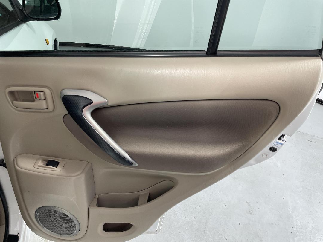 Photo '19' of Toyota Rav4