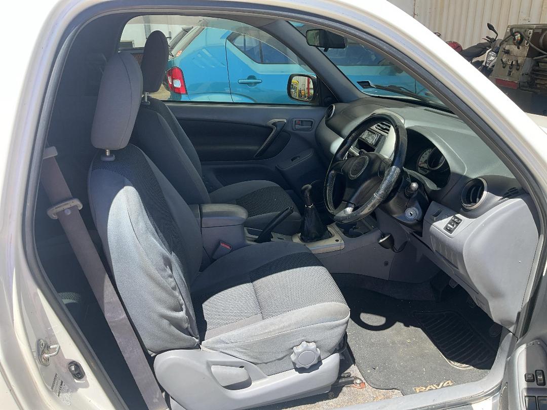 Photo '9' of Toyota Rav4 J