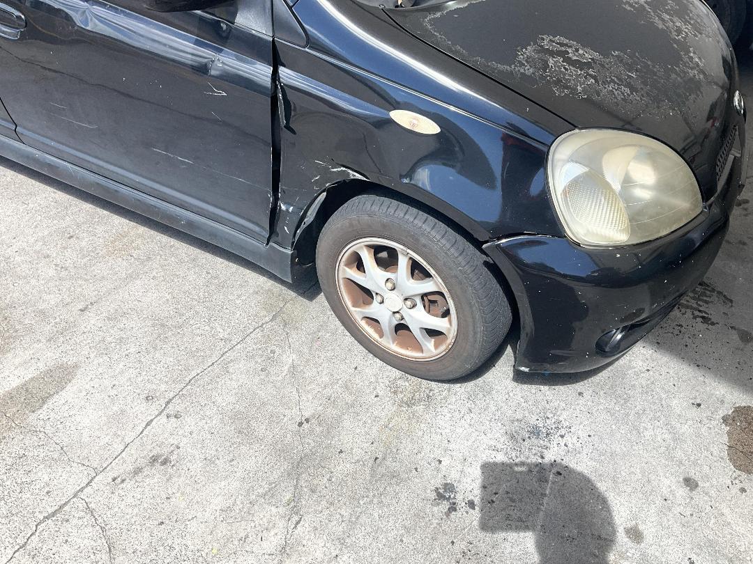 Photo '2' of Toyota Vitz