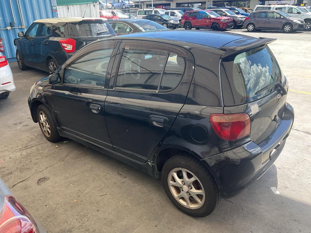 Photo '11' of Toyota Vitz