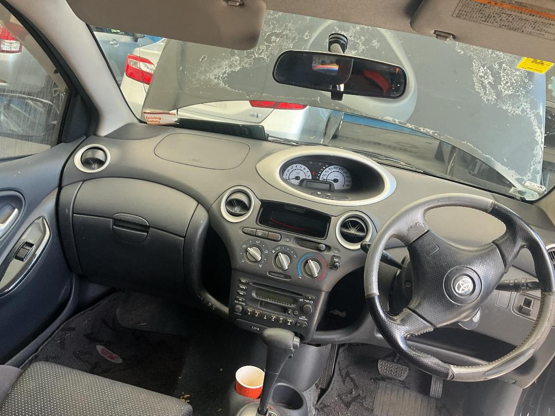 Photo '23' of Toyota Vitz