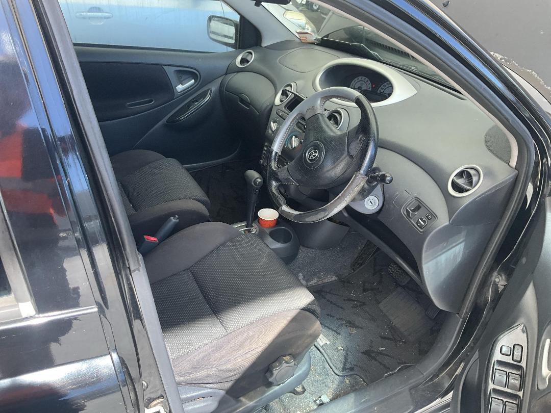 Photo '21' of Toyota Vitz