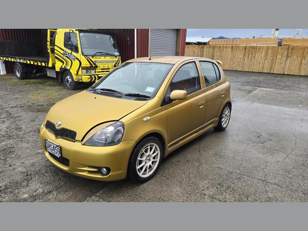 Photo '3' of Toyota Vitz Photo '3' of Toyota Vitz