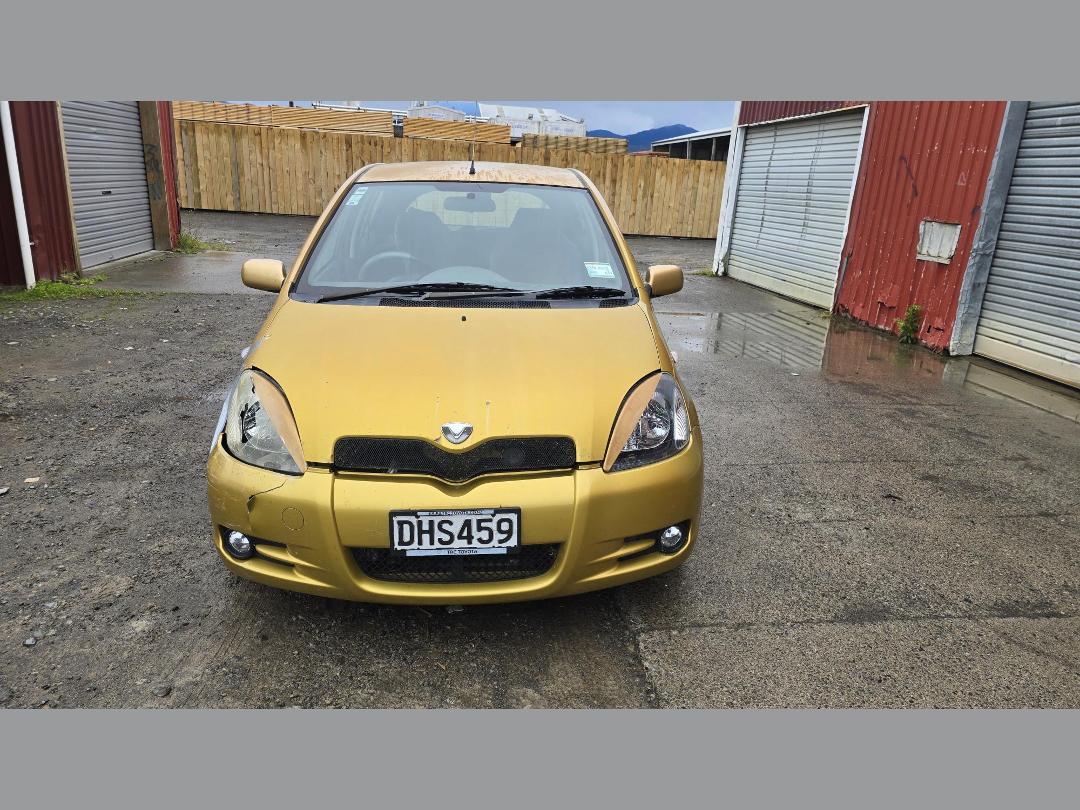 Photo '2' of Toyota Vitz Photo '2' of Toyota Vitz