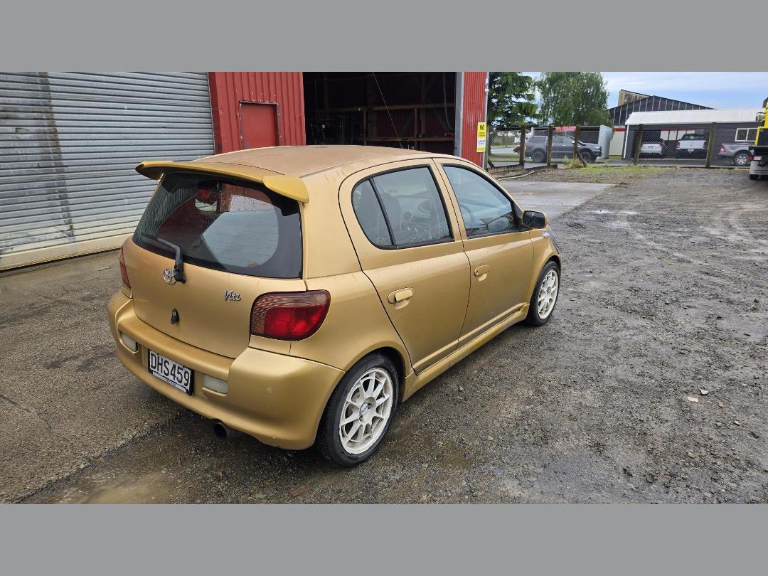 Photo '6' of Toyota Vitz Photo '6' of Toyota Vitz