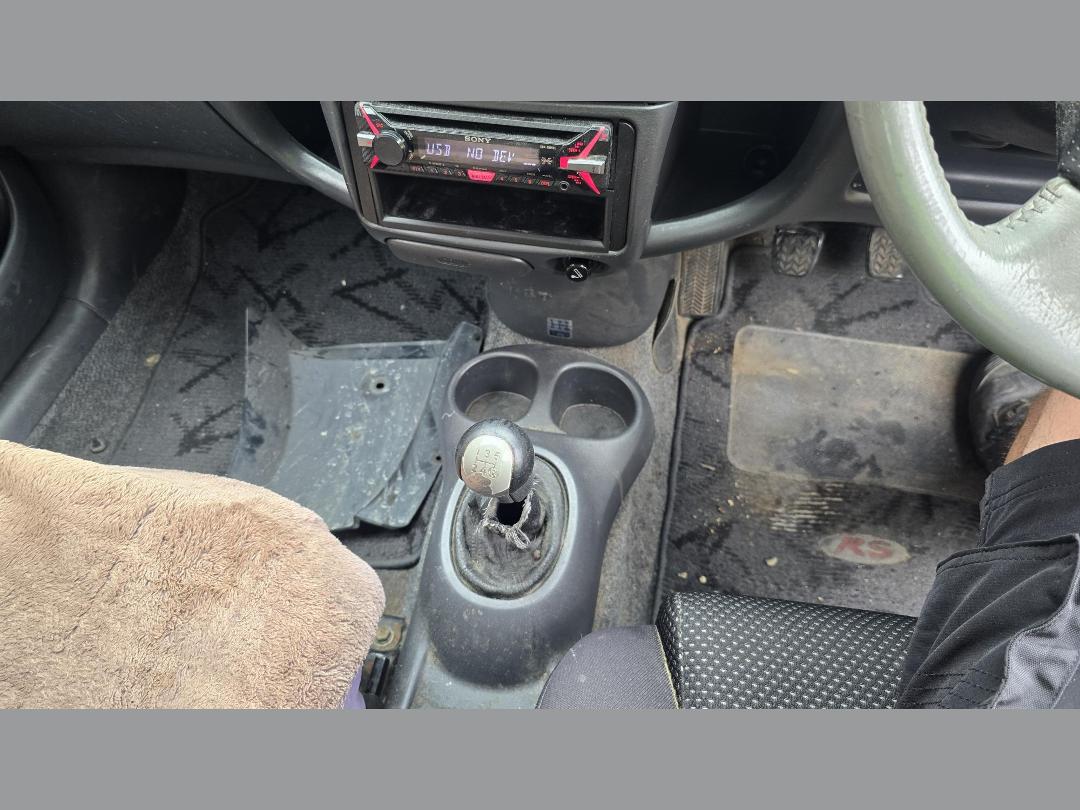 Photo '12' of Toyota Vitz Photo '12' of Toyota Vitz