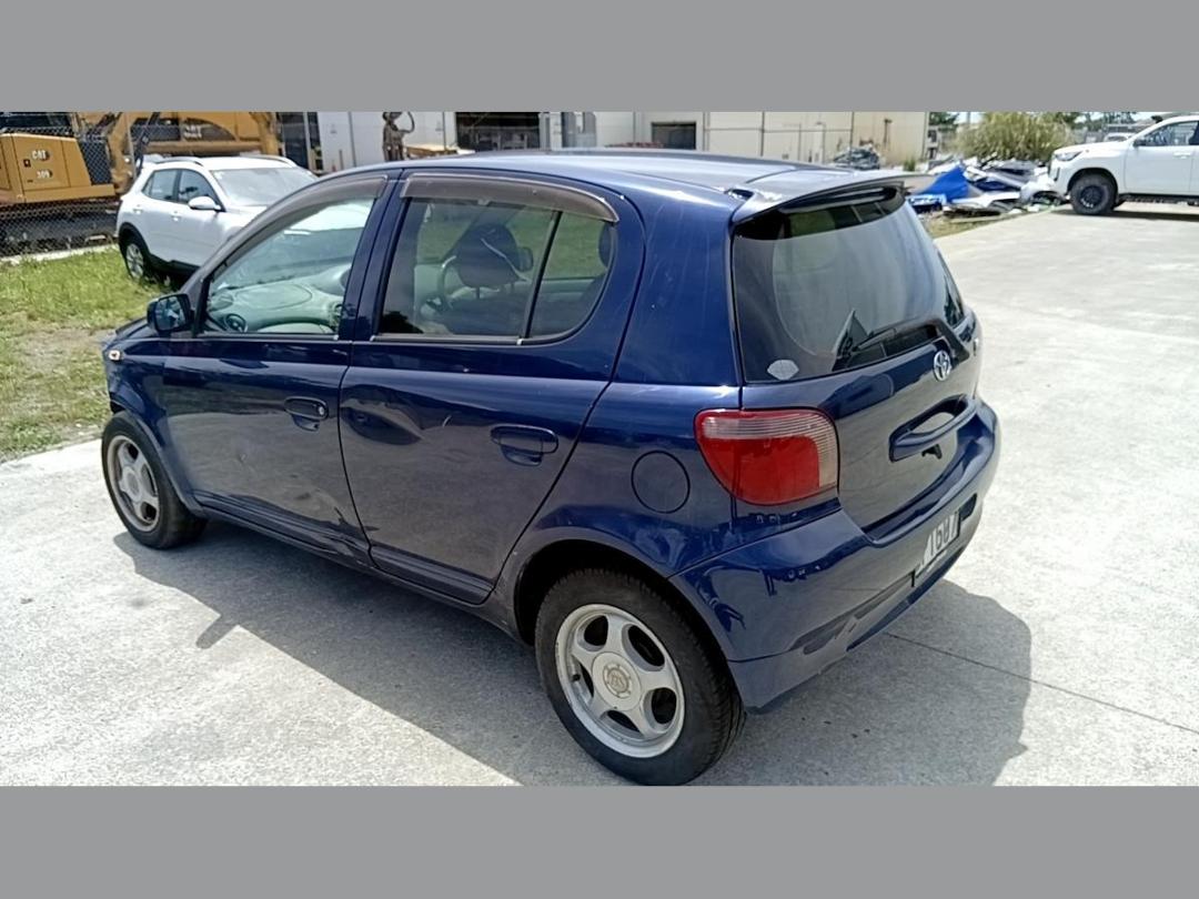 Photo '3' of Toyota Vitz Photo '3' of Toyota Vitz