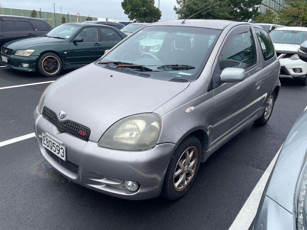 Photo '3' of Toyota Vitz Photo '3' of Toyota Vitz