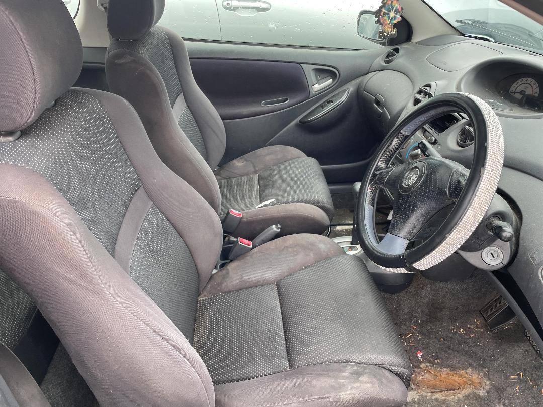 Photo '13' of Toyota Vitz Photo '13' of Toyota Vitz