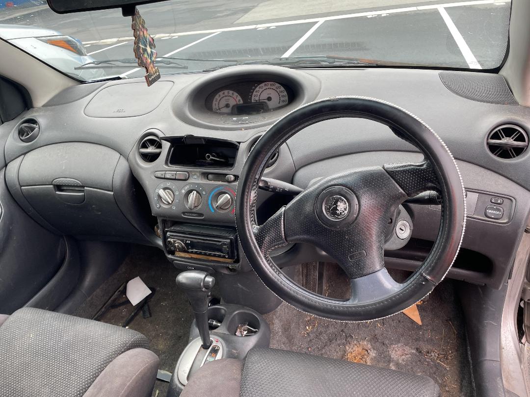 Photo '14' of Toyota Vitz Photo '14' of Toyota Vitz