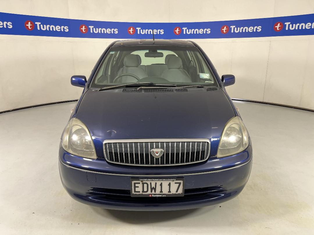 Photo '2' of Toyota Vitz