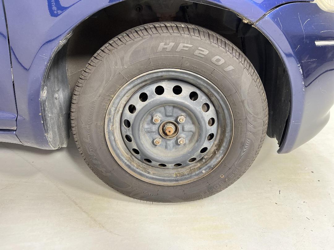 Photo '9' of Toyota Vitz