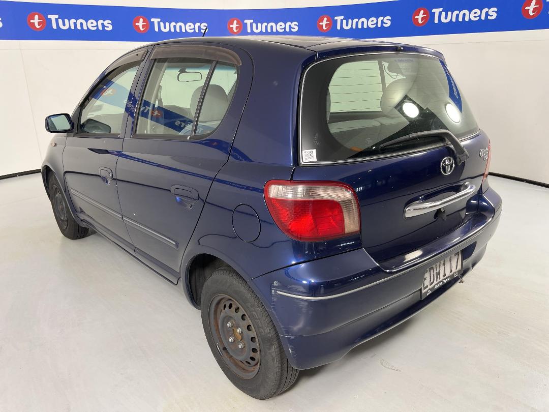 Photo '5' of Toyota Vitz