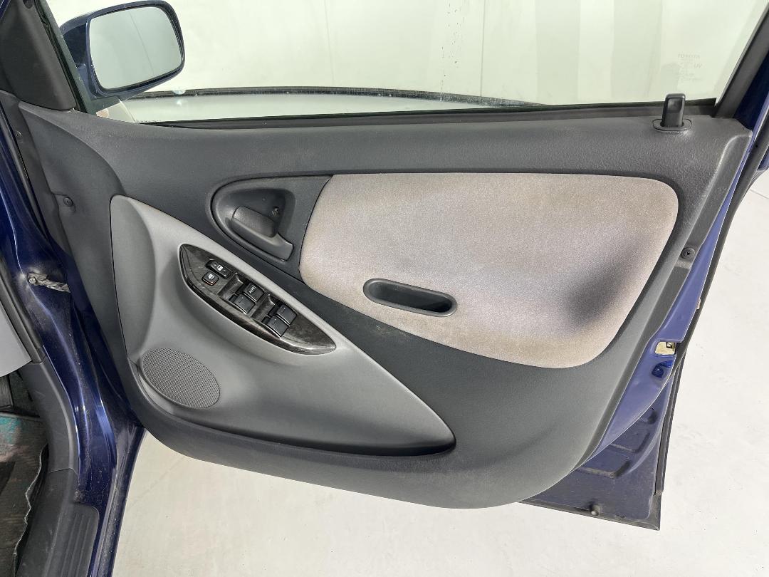 Photo '15' of Toyota Vitz