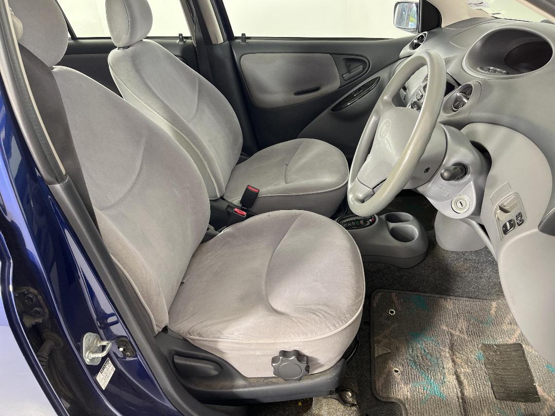 Photo '16' of Toyota Vitz