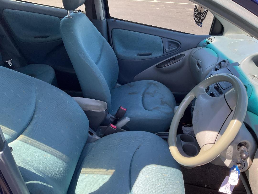 Photo '13' of Toyota Vitz Photo '13' of Toyota Vitz