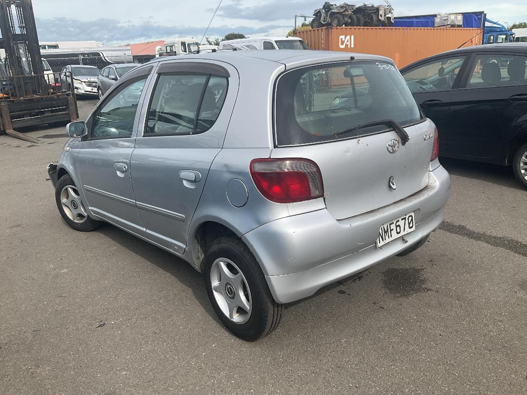 Photo '4' of Toyota Vitz