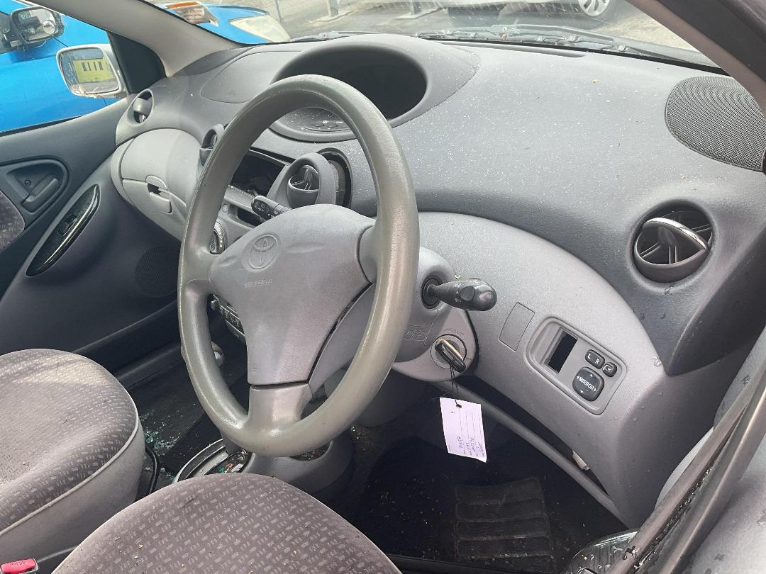 Photo '9' of Toyota Vitz