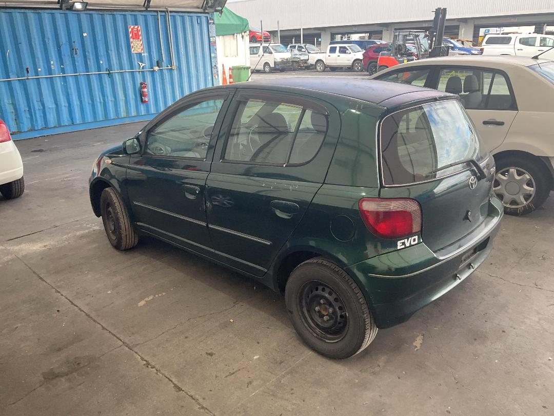 Photo '8' of Toyota Vitz