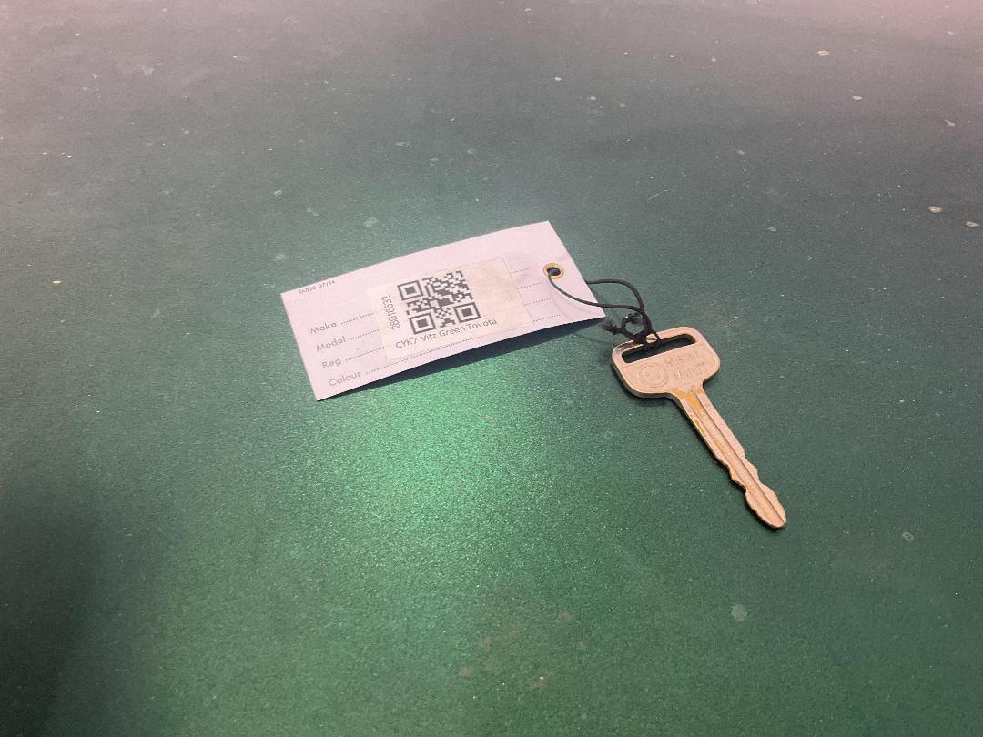 Photo '18' of Toyota Vitz