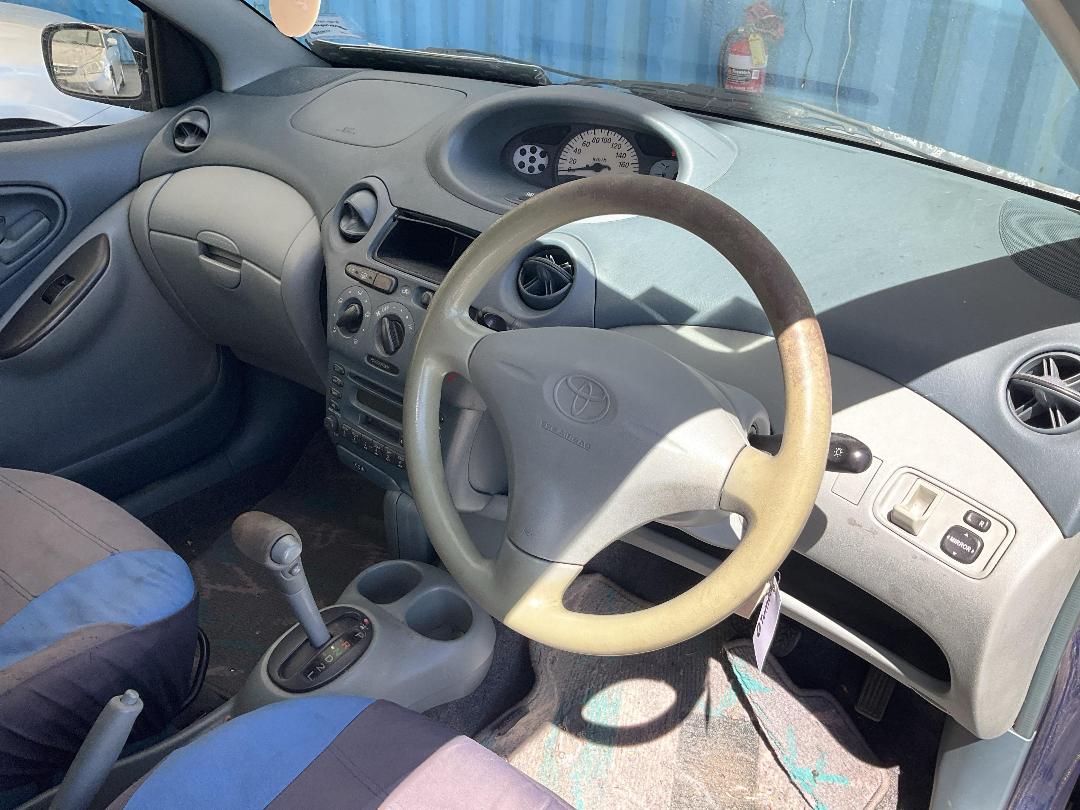 Photo '21' of Toyota Vitz