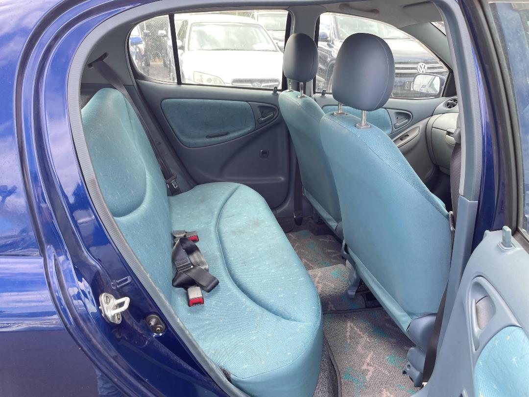 Photo '12' of Toyota Vitz