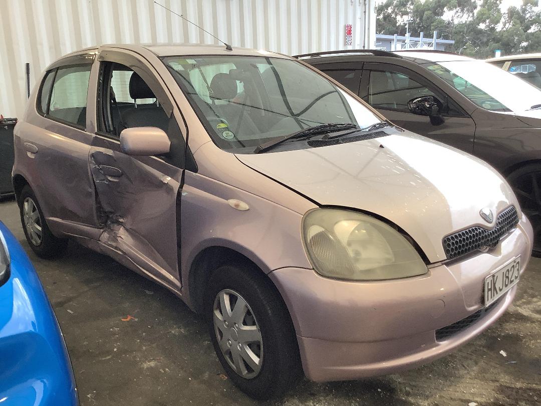 Photo '2' of Toyota Vitz