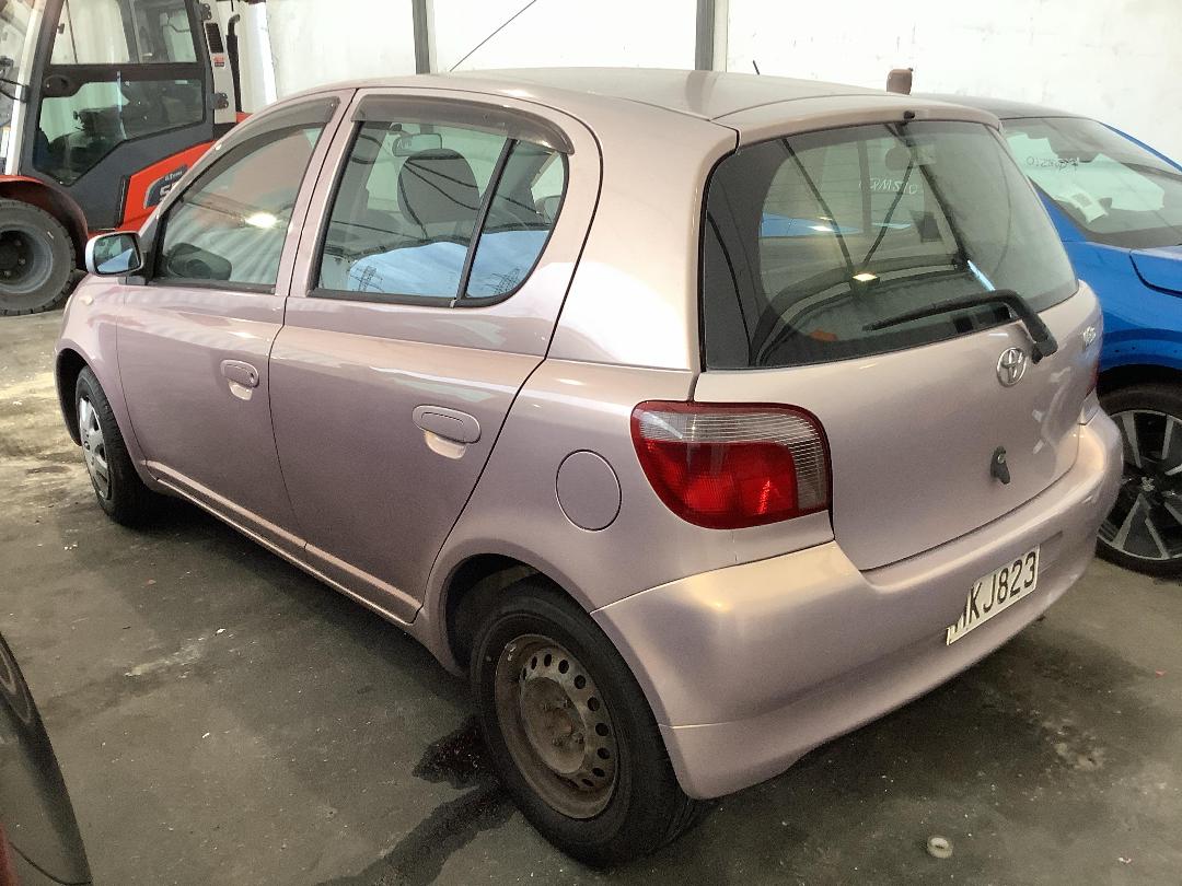 Photo '7' of Toyota Vitz