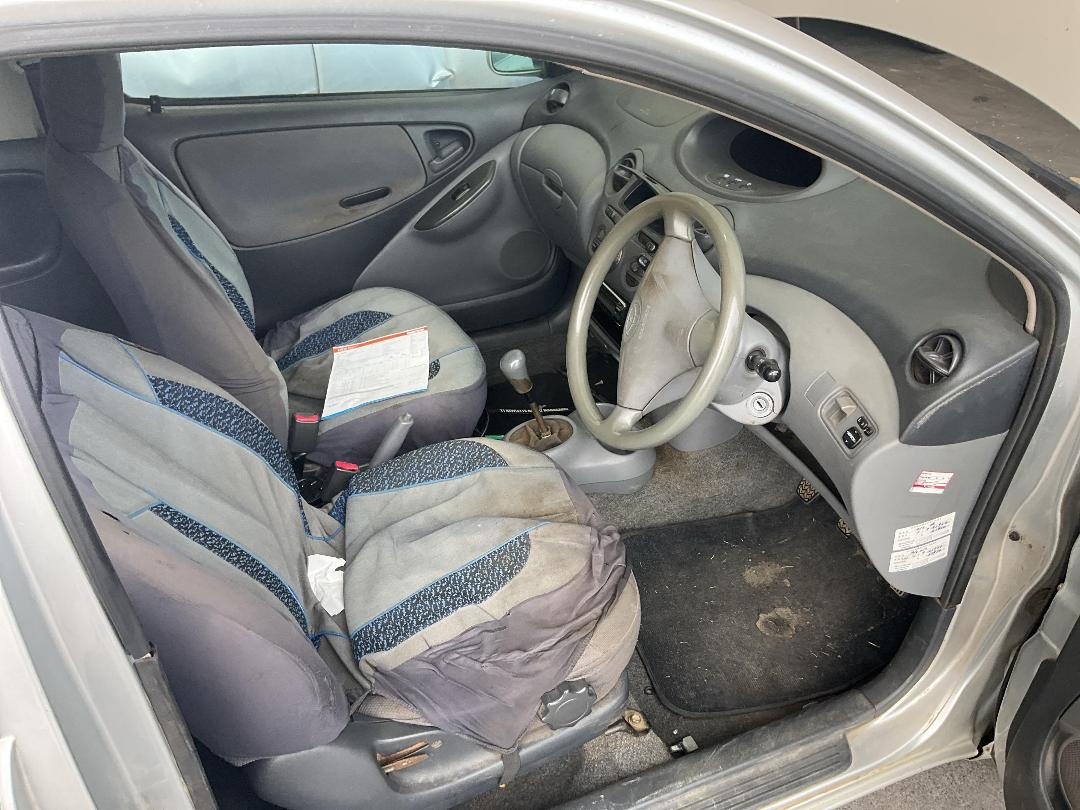 Photo '21' of Toyota Vitz