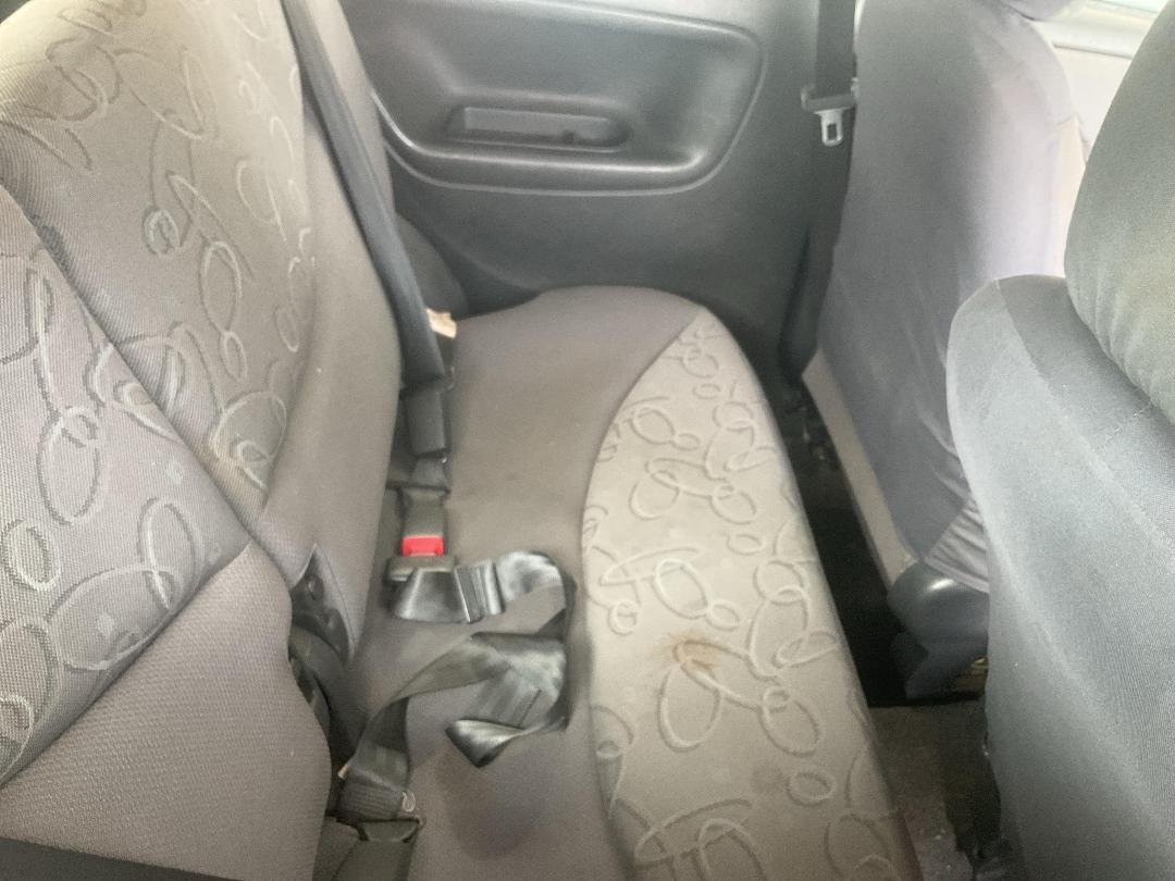 Photo '22' of Toyota Vitz