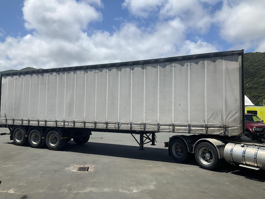 Photo '7' of TRAILER M.F.KING. Curtainsider Semi