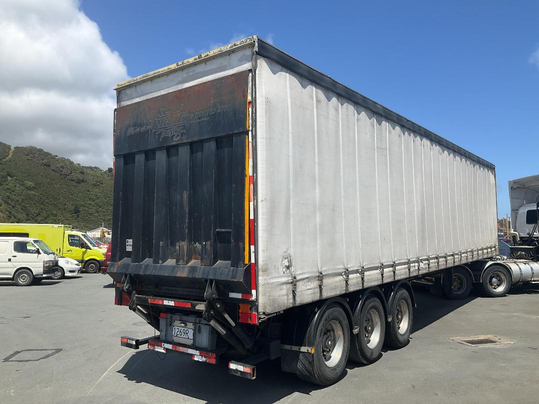 Photo '4' of TRAILER M.F.KING. Curtainsider Semi