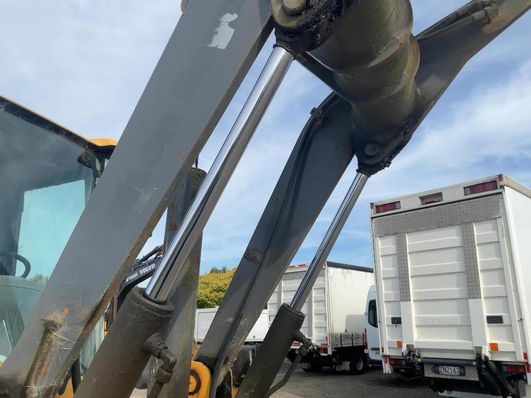 Photo '26' of Volvo L30B-7 Wheel Loader