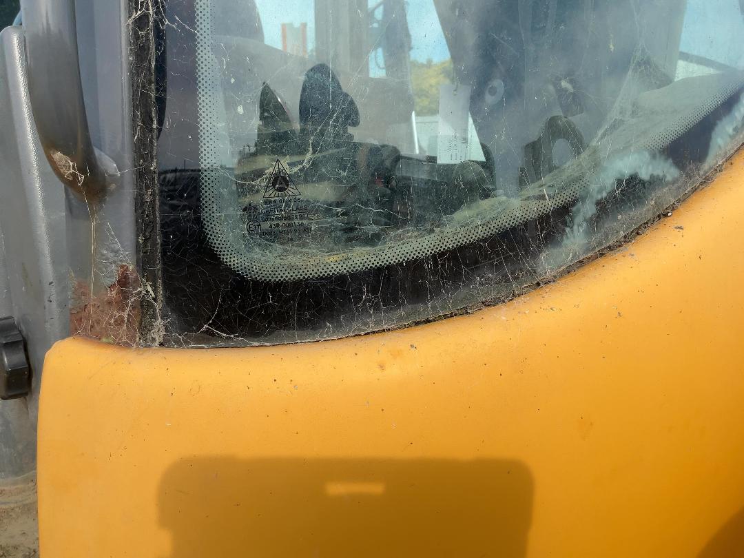 Photo '31' of Volvo L30B-7 Wheel Loader