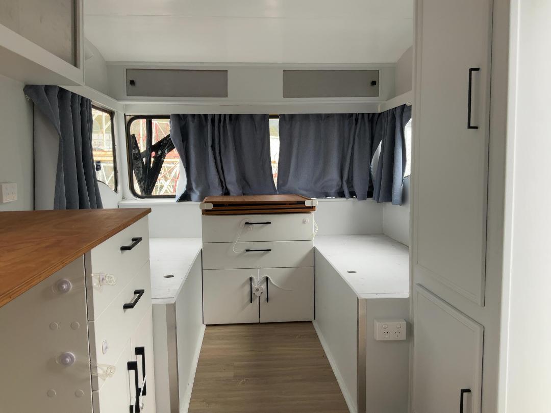 Photo '13' of ANGLO PULLMAN Caravan - Single