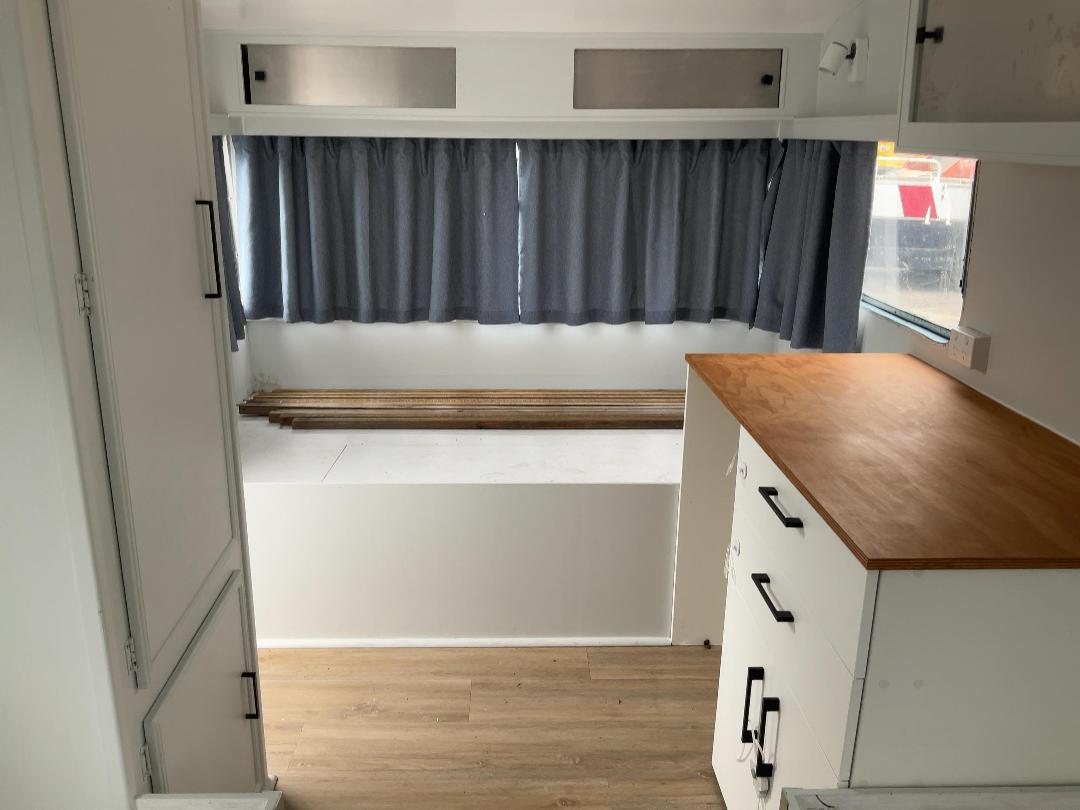 Photo '14' of ANGLO PULLMAN Caravan - Single