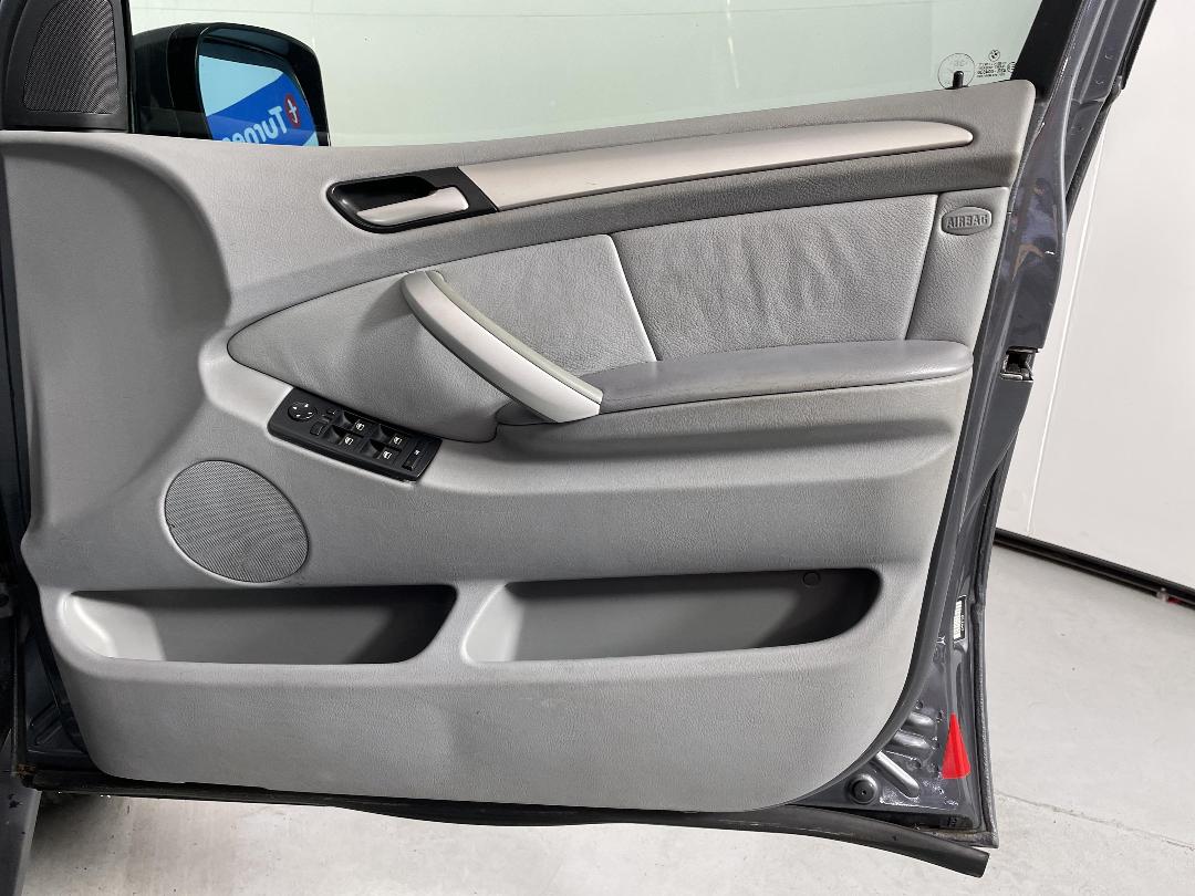 Photo '15' of BMW X5 Photo '15' of BMW X5