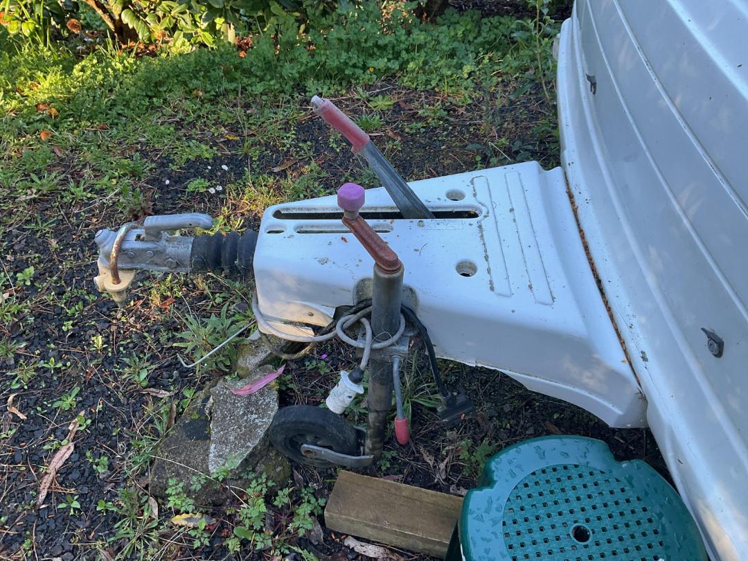 Photo '11' of CARAVAN LUNAR CLUBMAN Chiller - Single