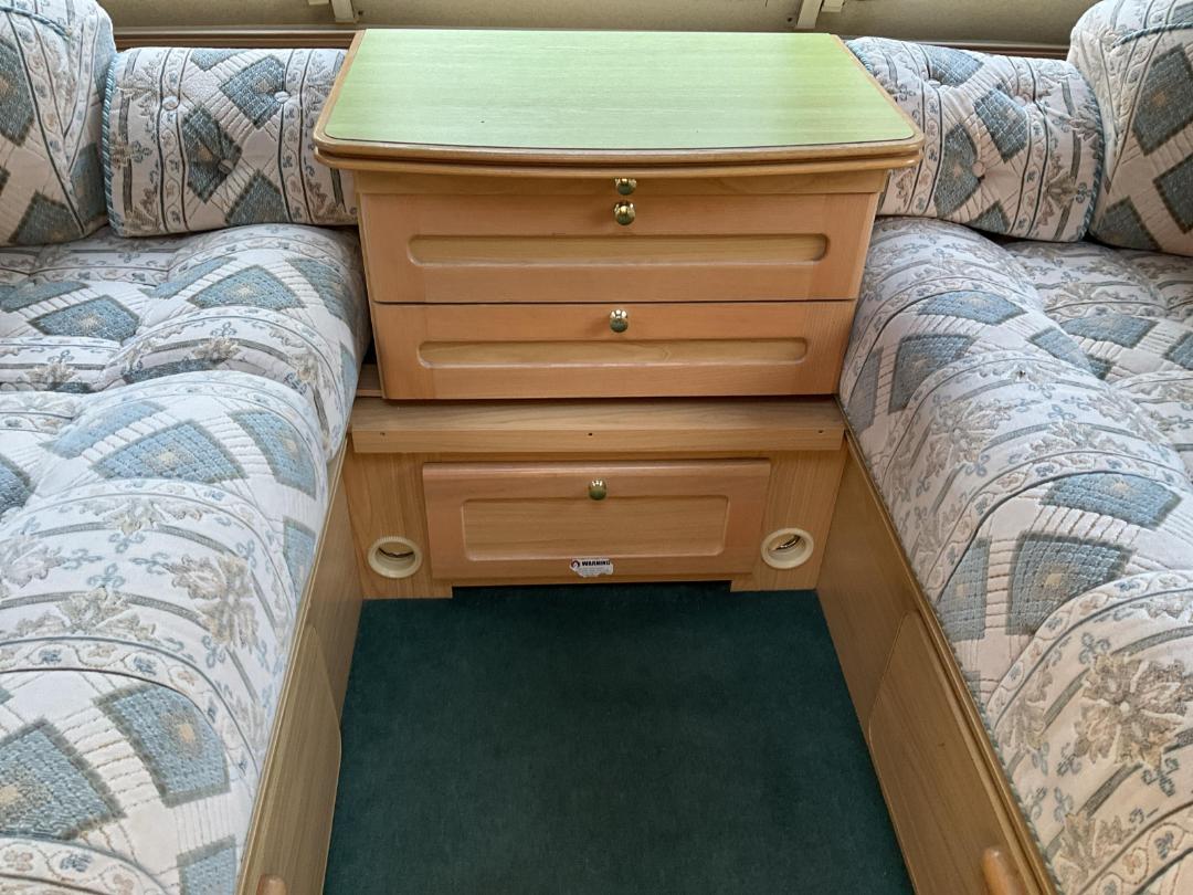 Photo '15' of CARAVAN LUNAR CLUBMAN Chiller - Single