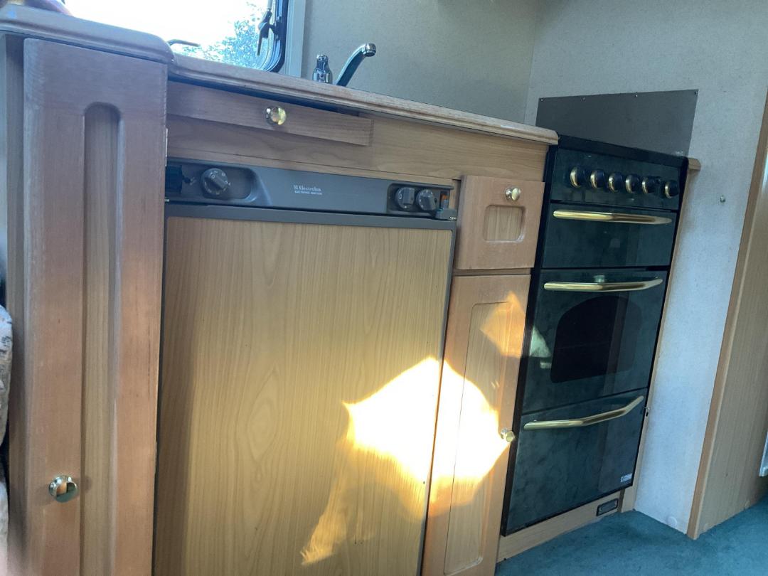 Photo '20' of CARAVAN LUNAR CLUBMAN Chiller - Single