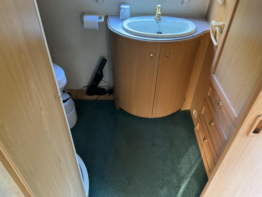 Photo '24' of CARAVAN LUNAR CLUBMAN Chiller - Single