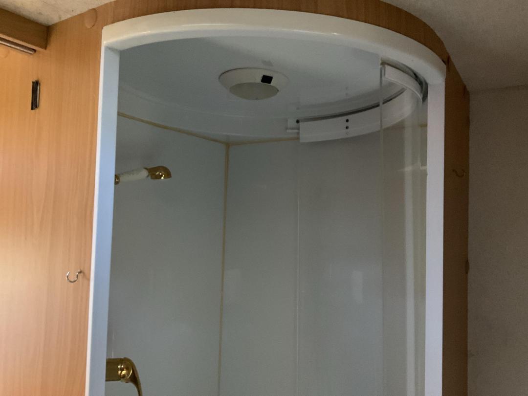 Photo '26' of CARAVAN LUNAR CLUBMAN Chiller - Single