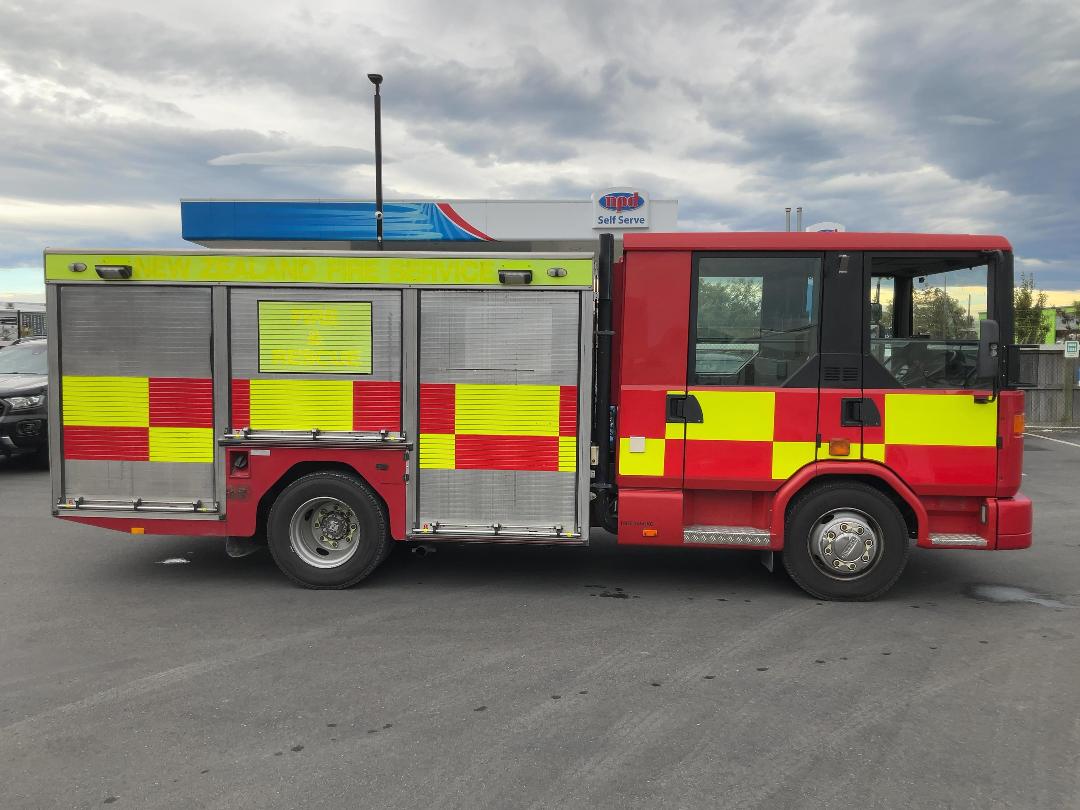 Photo '3' of DENNIS RAPIER DAGGER Fire Appliance